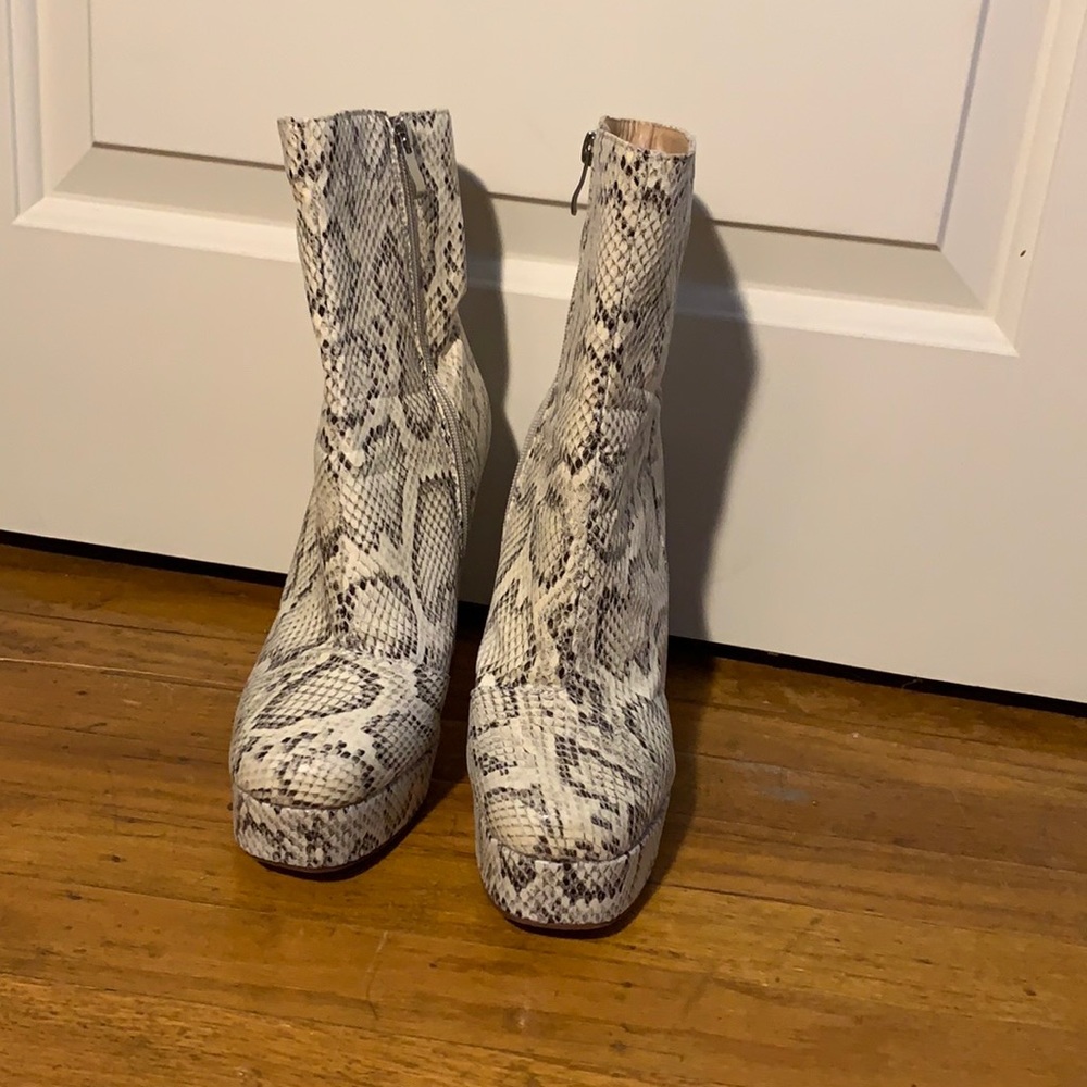 Snake skin Bootie
